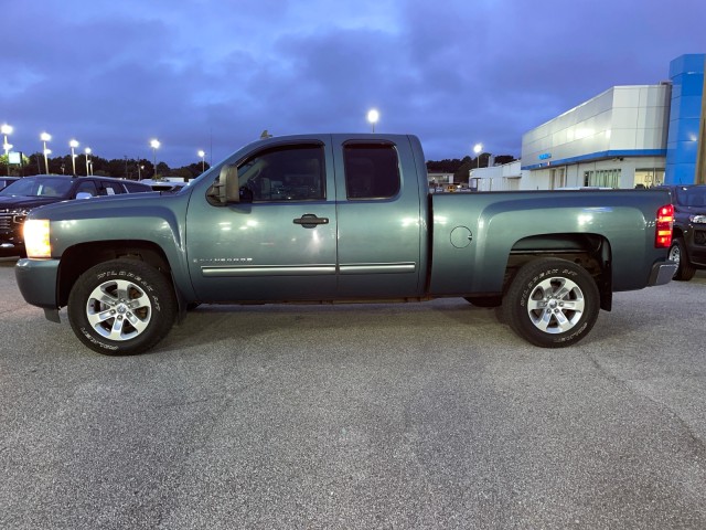 used 2009 Chevrolet Silverado 1500 car, priced at $9,995