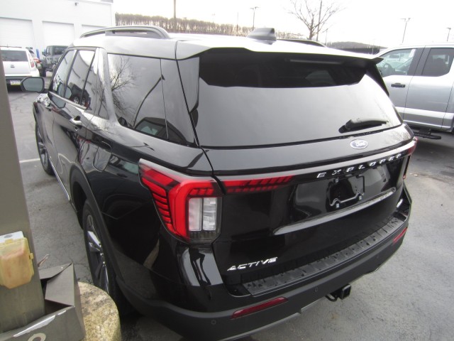 new 2025 Ford Explorer car, priced at $48,921