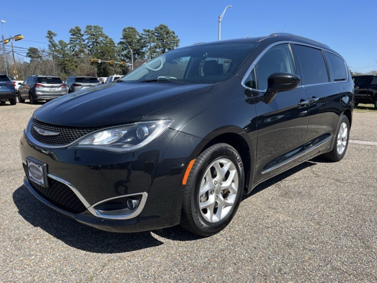 used 2020 Chrysler Pacifica car, priced at $21,043
