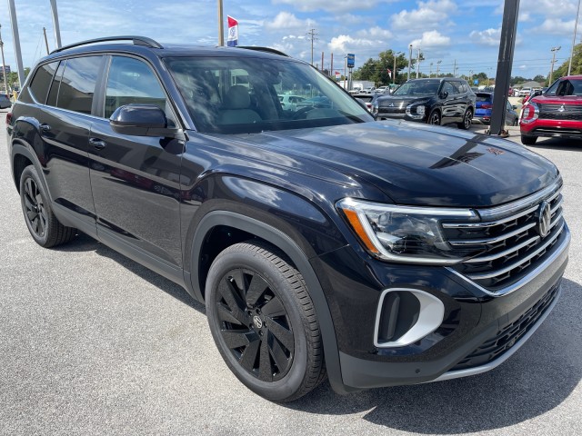 new 2024 Volkswagen Atlas car, priced at $42,999