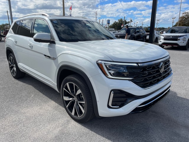 new 2025 Volkswagen Atlas car, priced at $53,699