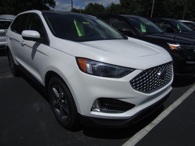 new 2024 Ford Edge car, priced at $43,970