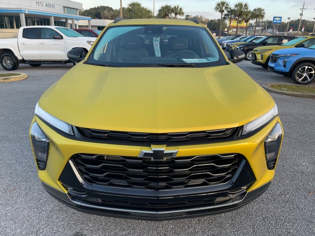 new 2025 Chevrolet Trax car, priced at $26,585