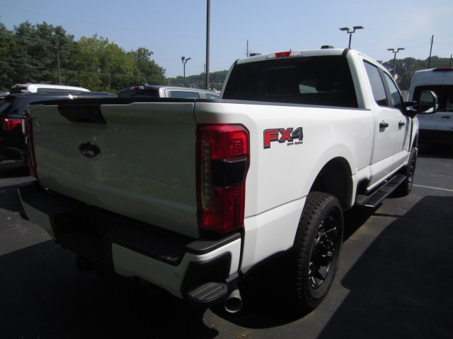 new 2024 Ford F-250 car, priced at $61,930