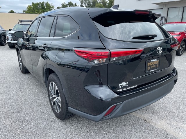 used 2020 Toyota Highlander car, priced at $25,995