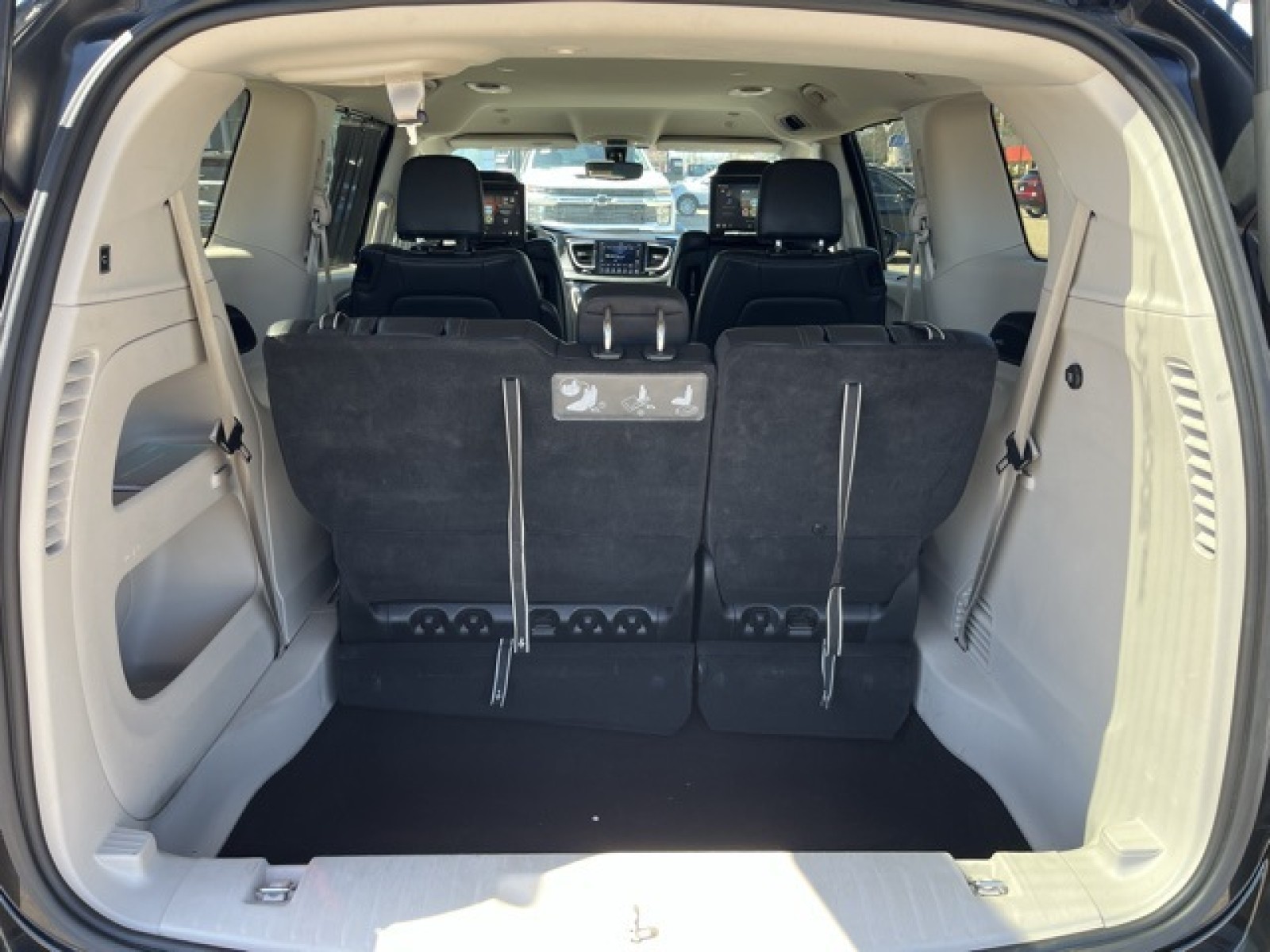 used 2020 Chrysler Pacifica car, priced at $21,043
