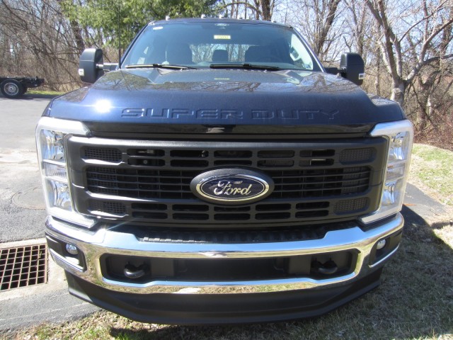 new 2025 Ford F-250 car, priced at $55,160