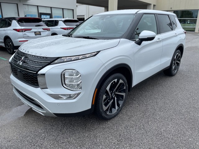 new 2024 Mitsubishi Outlander car, priced at $34,585