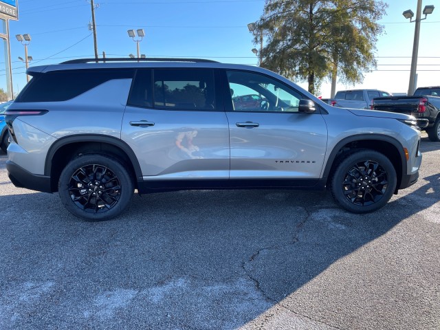 new 2025 Chevrolet Traverse car, priced at $45,130