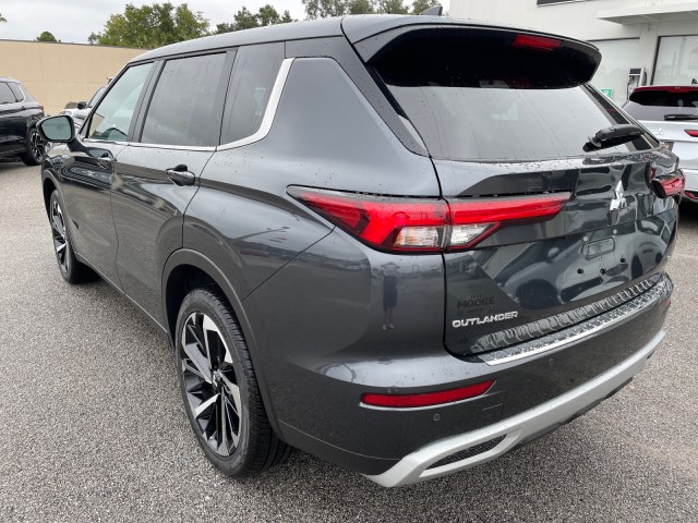 new 2024 Mitsubishi Outlander car, priced at $33,990