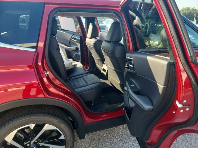 new 2024 Mitsubishi Outlander car, priced at $34,560