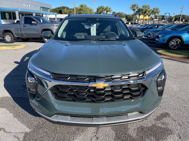 new 2025 Chevrolet Trax car, priced at $24,985