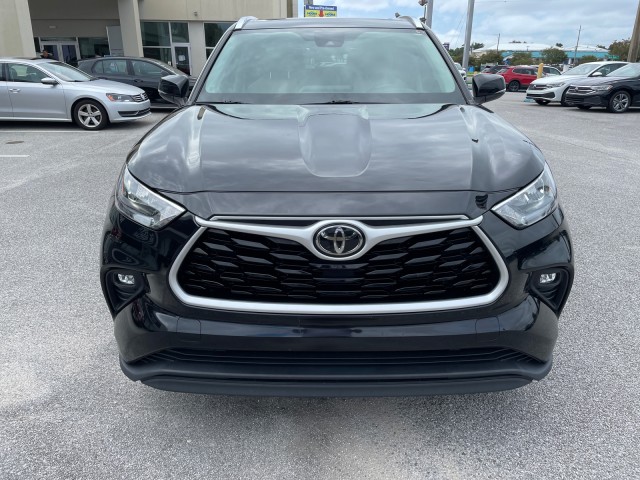 used 2020 Toyota Highlander car, priced at $25,995