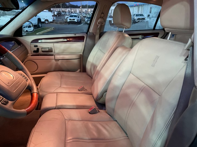 used 2003 Lincoln Town Car car, priced at $6,995