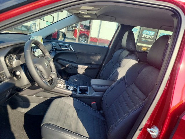 new 2024 Mitsubishi Outlander car, priced at $34,560