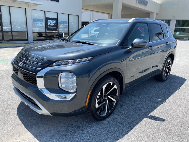 new 2024 Mitsubishi Outlander car, priced at $37,475