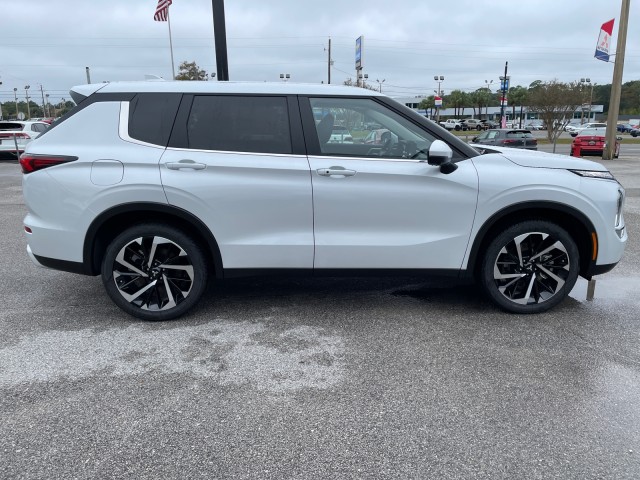 new 2024 Mitsubishi Outlander car, priced at $34,585