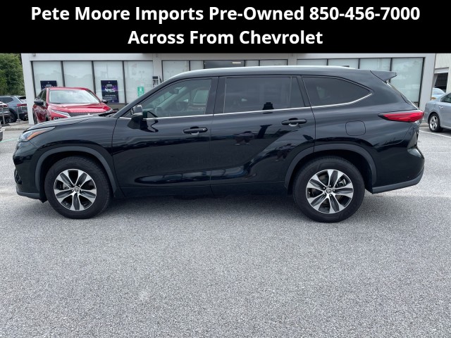 used 2020 Toyota Highlander car, priced at $25,995