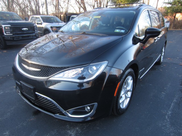 used 2017 Chrysler Pacifica car, priced at $14,895