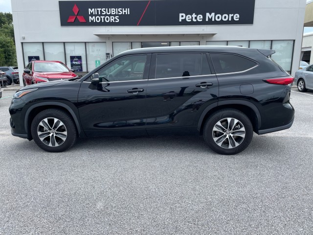 used 2020 Toyota Highlander car, priced at $25,995