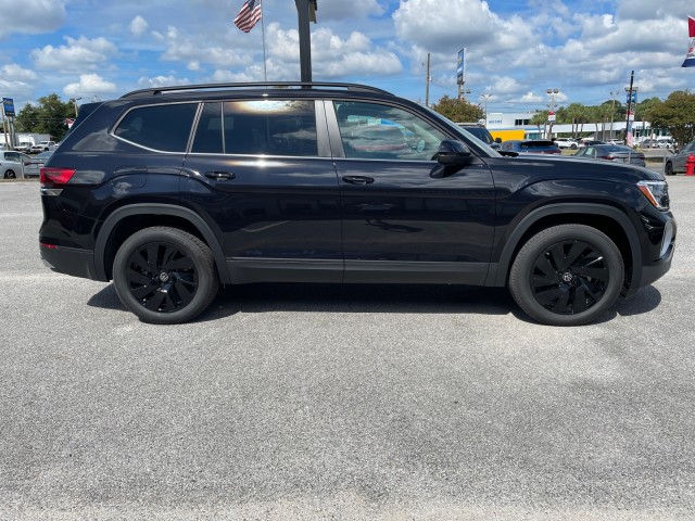 new 2024 Volkswagen Atlas car, priced at $42,999