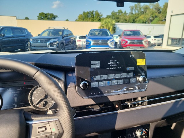 new 2024 Mitsubishi Outlander car, priced at $33,815