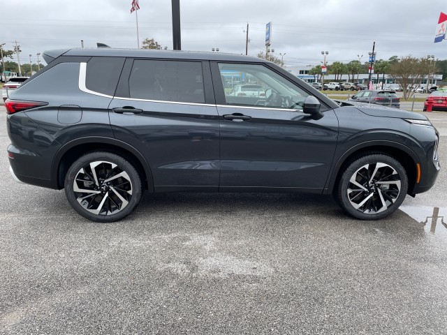 new 2024 Mitsubishi Outlander car, priced at $33,990