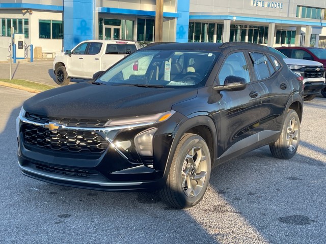 new 2025 Chevrolet Trax car, priced at $24,985