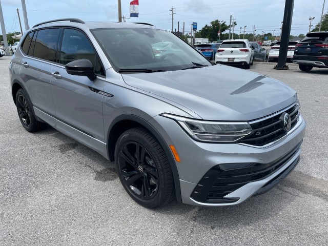 new 2024 Volkswagen Tiguan car, priced at $38,316