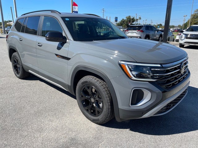 new 2024 Volkswagen Atlas car, priced at $45,999