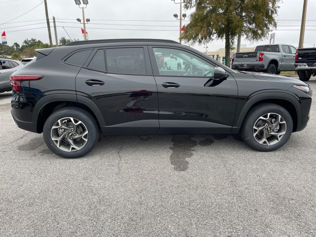 new 2025 Chevrolet Trax car, priced at $24,985