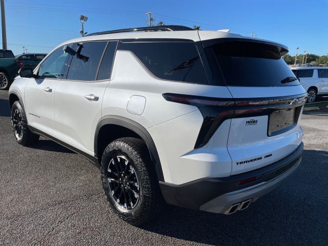 new 2025 Chevrolet Traverse car, priced at $51,015