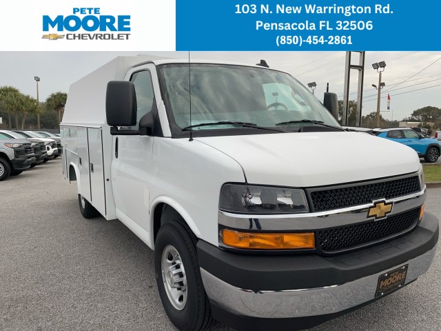 new 2025 Chevrolet Express Commercial Cutaway car, priced at $43,028