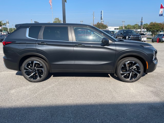 new 2024 Mitsubishi Outlander car, priced at $36,285