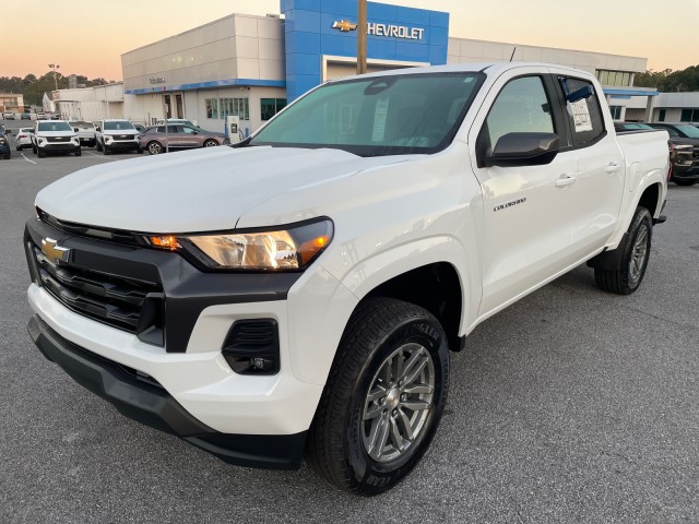 new 2024 Chevrolet Colorado car, priced at $37,810