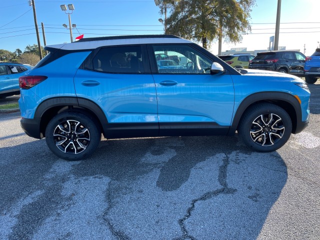 new 2025 Chevrolet TrailBlazer car, priced at $32,475