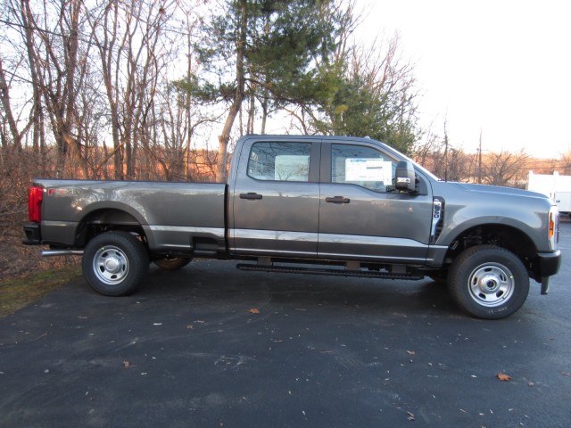 new 2024 Ford F-350 car, priced at $55,990