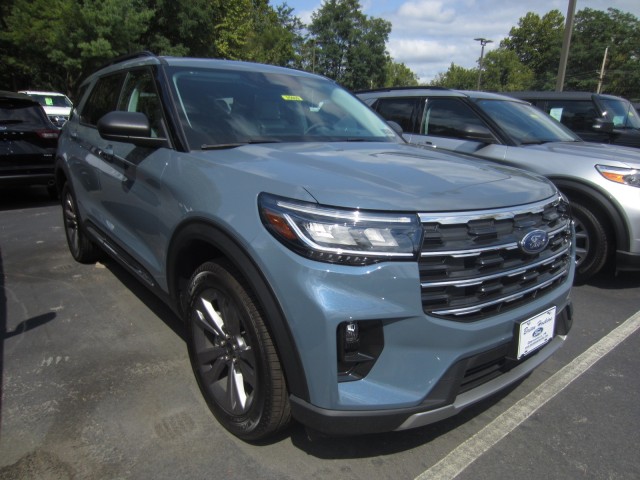 new 2025 Ford Explorer car, priced at $48,951