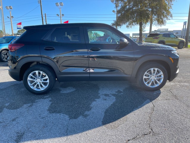 new 2025 Chevrolet TrailBlazer car, priced at $25,285