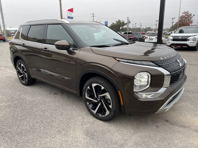 new 2024 Mitsubishi Outlander car, priced at $39,945