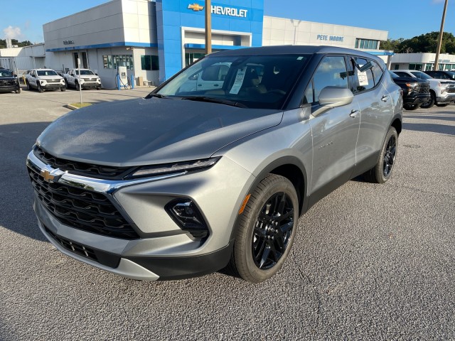 new 2025 Chevrolet Blazer car, priced at $38,585