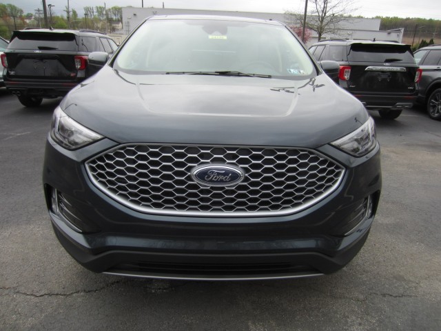 new 2024 Ford Edge car, priced at $42,439