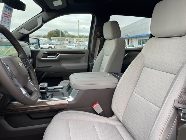 new 2025 Chevrolet Silverado 1500 car, priced at $58,605