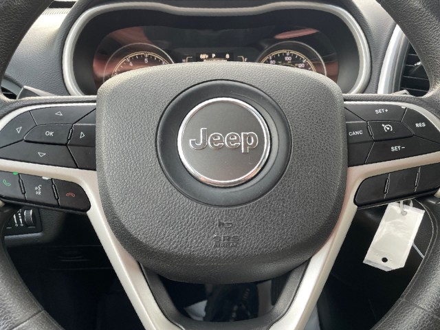 used 2018 Jeep Cherokee car, priced at $13,995