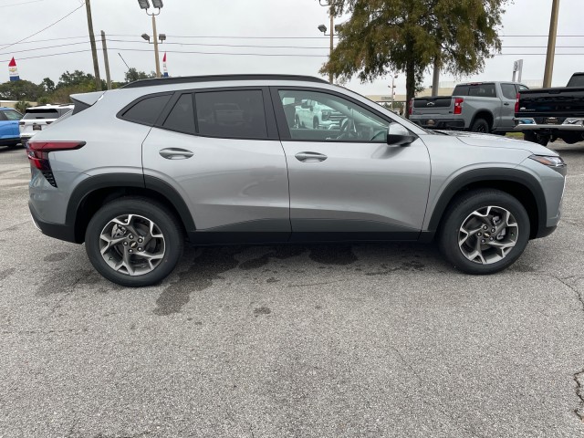 new 2025 Chevrolet Trax car, priced at $25,260