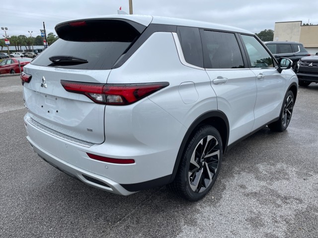 new 2024 Mitsubishi Outlander car, priced at $34,585