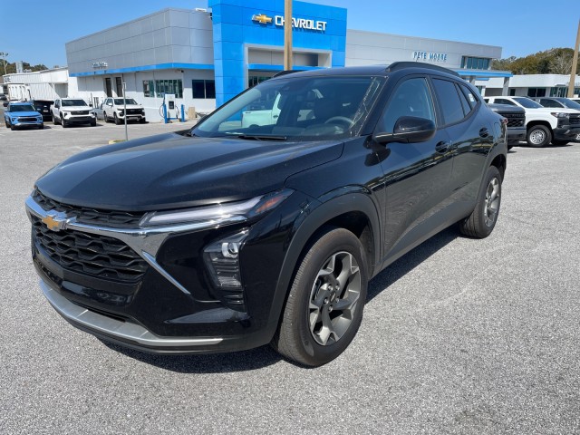used 2025 Chevrolet Trax car, priced at $25,995