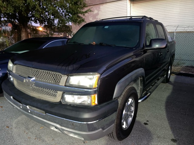 used 2005 Chevrolet Avalanche car, priced at $8,995