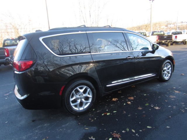 used 2017 Chrysler Pacifica car, priced at $14,895