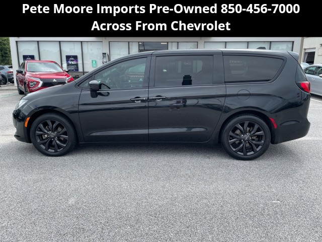 used 2019 Chrysler Pacifica car, priced at $17,995